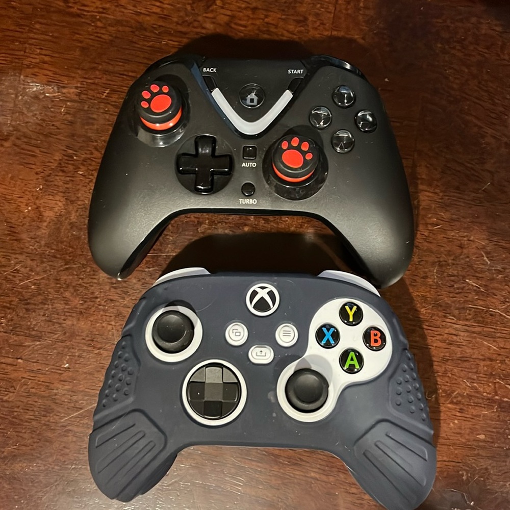 Xbox controllers (2)